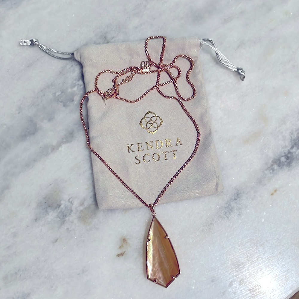 Kendra Scott Rose Gold Necklace! Never worn!